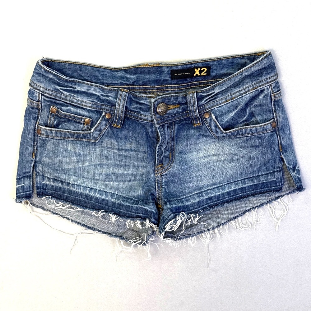 X2 Womens Low Rise Distressed Denim Shorts Blue Frayed Hem Size 6 RN55285